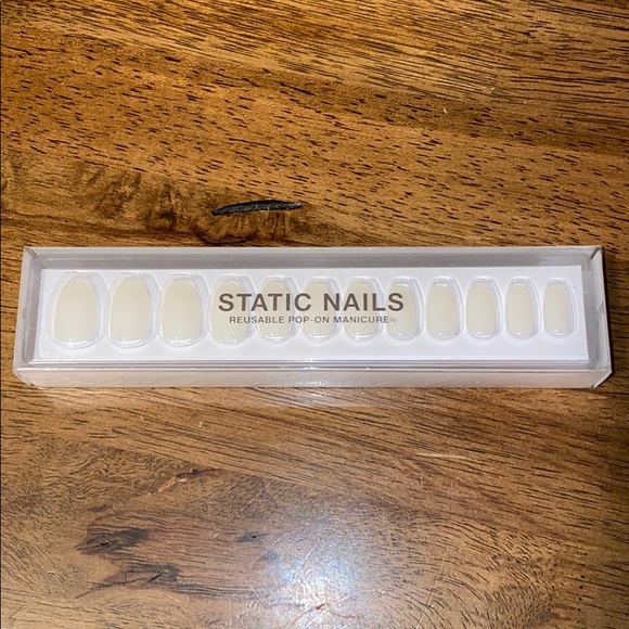 Other - Static Nails Pop On Manicure